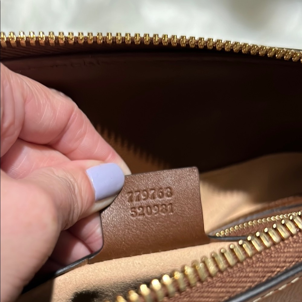 Gucci Tote SOLD‼️ - Picture 6 of 7